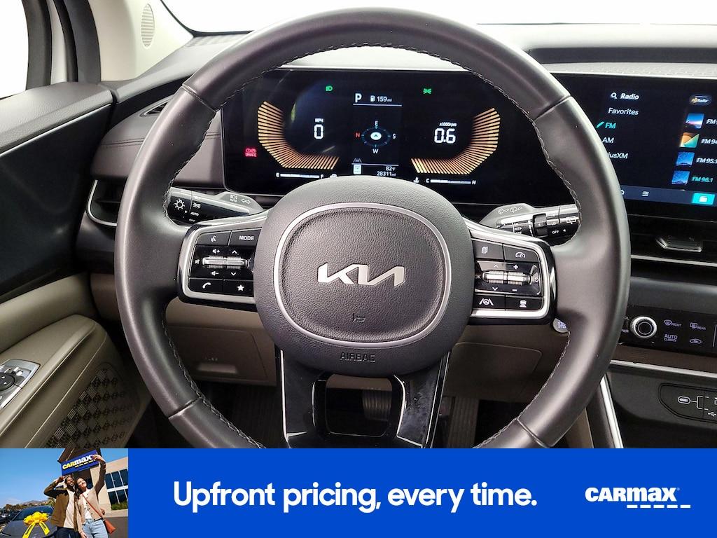 used 2025 Kia Carnival car, priced at $33,998