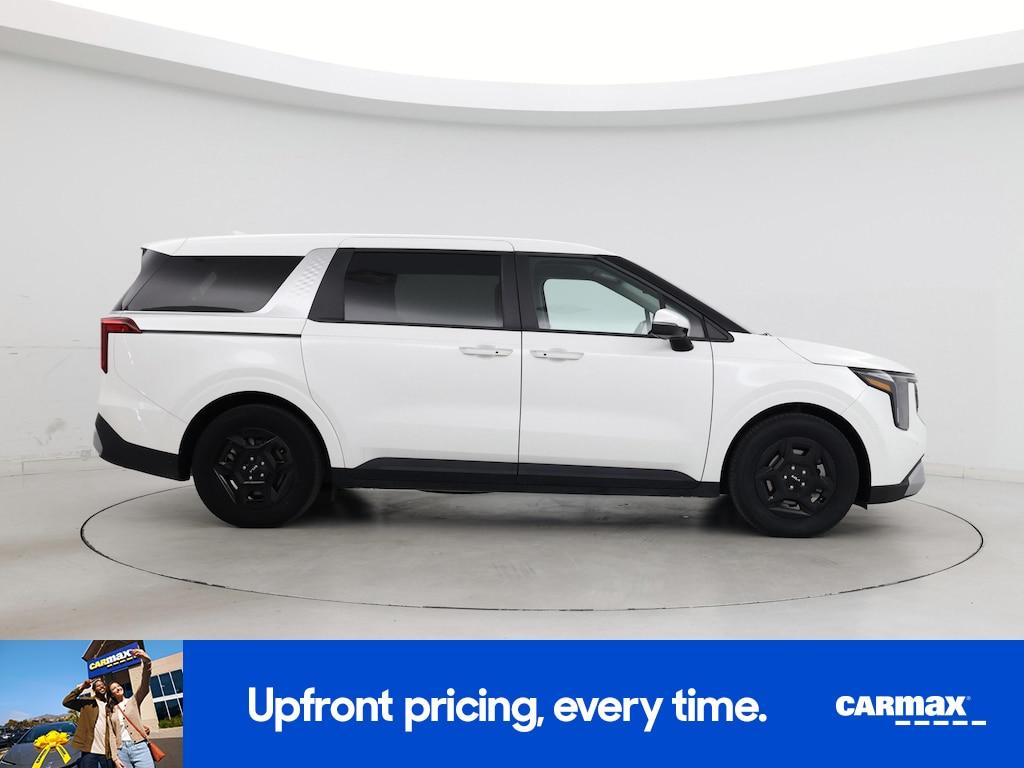 used 2025 Kia Carnival car, priced at $33,998