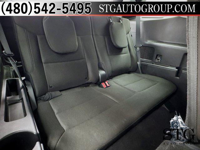 2023 Star White Metallic Tri-Coat Ford Explorer