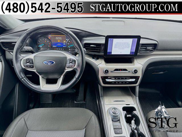 2023 Star White Metallic Tri-Coat Ford Explorer