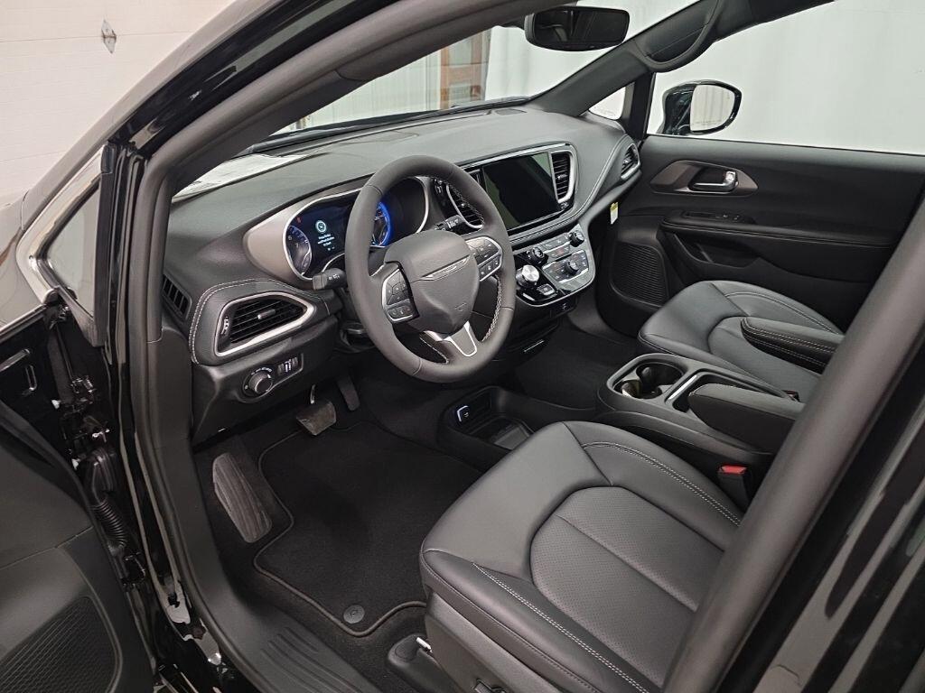 new 2027 Chrysler Pacifica car, priced at $45,013