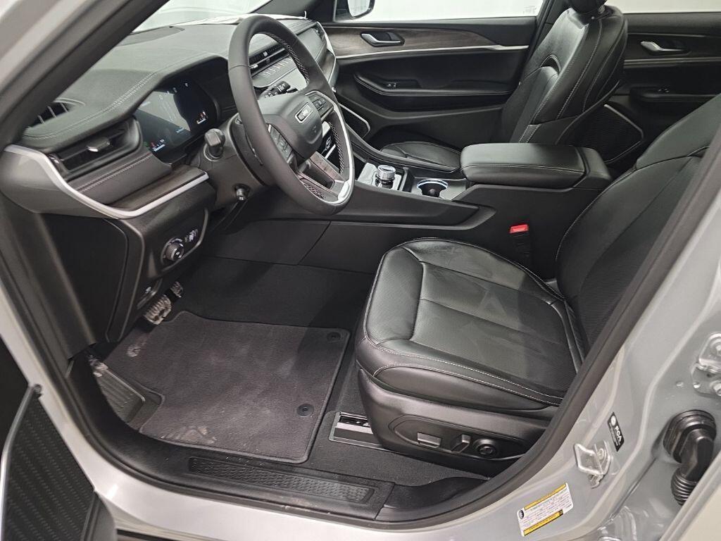 new 2026 Jeep Grand Cherokee car, priced at $52,515