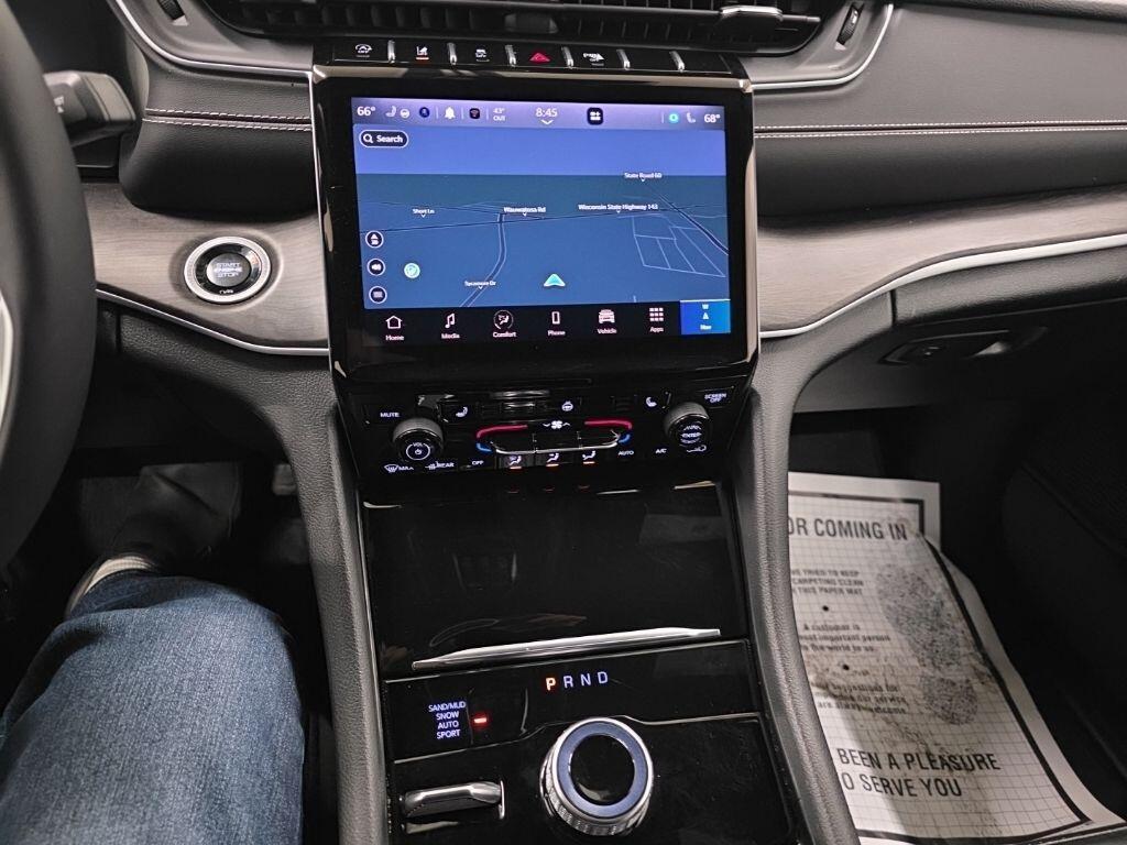 used 2024 Jeep Grand Cherokee car, priced at $31,579