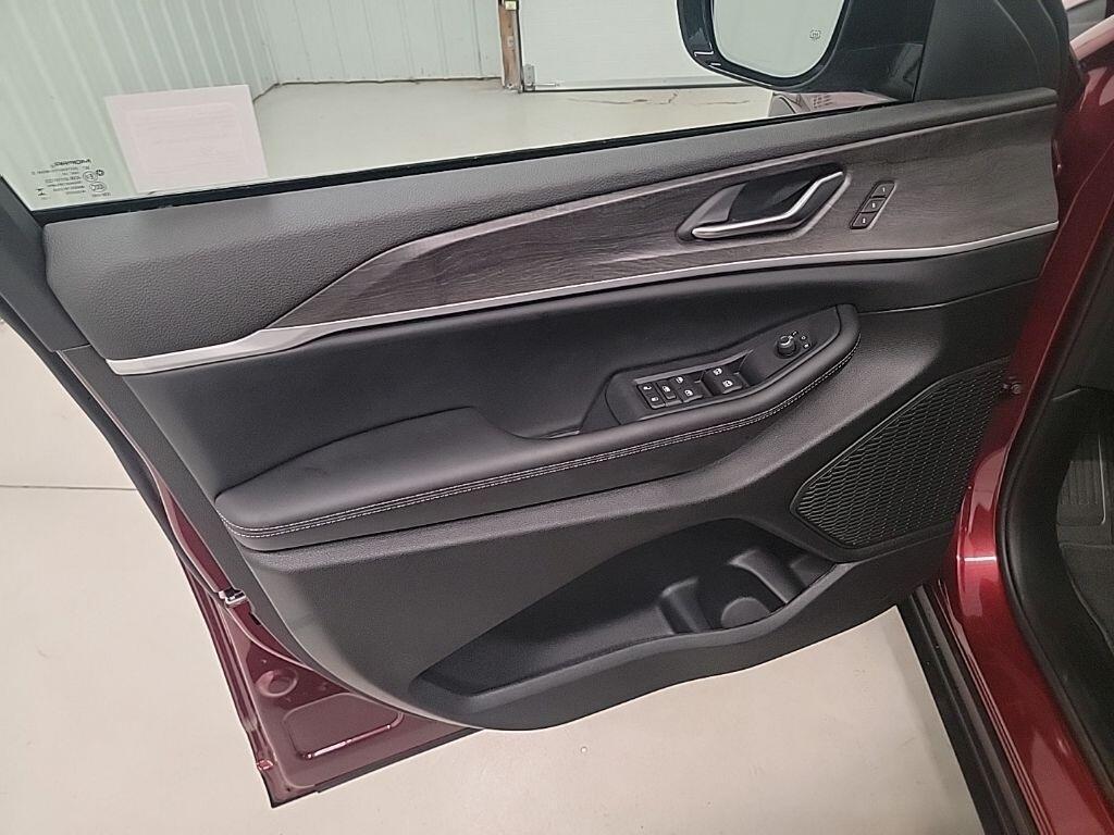 new 2025 Jeep Grand Cherokee L car, priced at $46,962