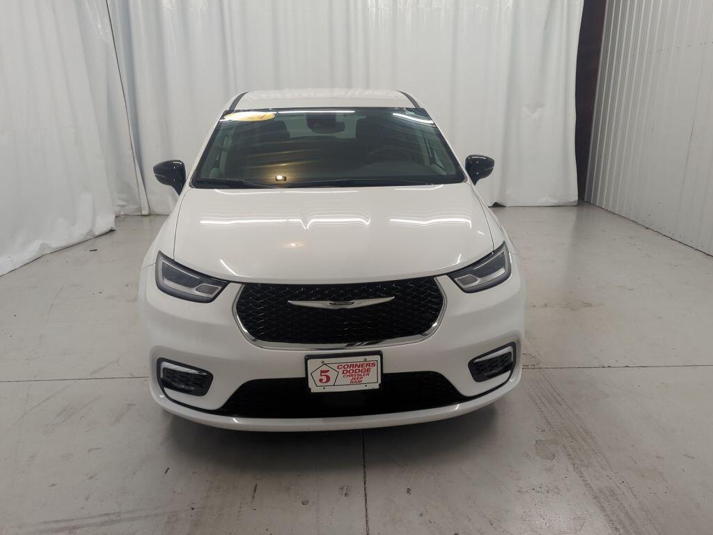 used 2024 Chrysler Pacifica car, priced at $27,741