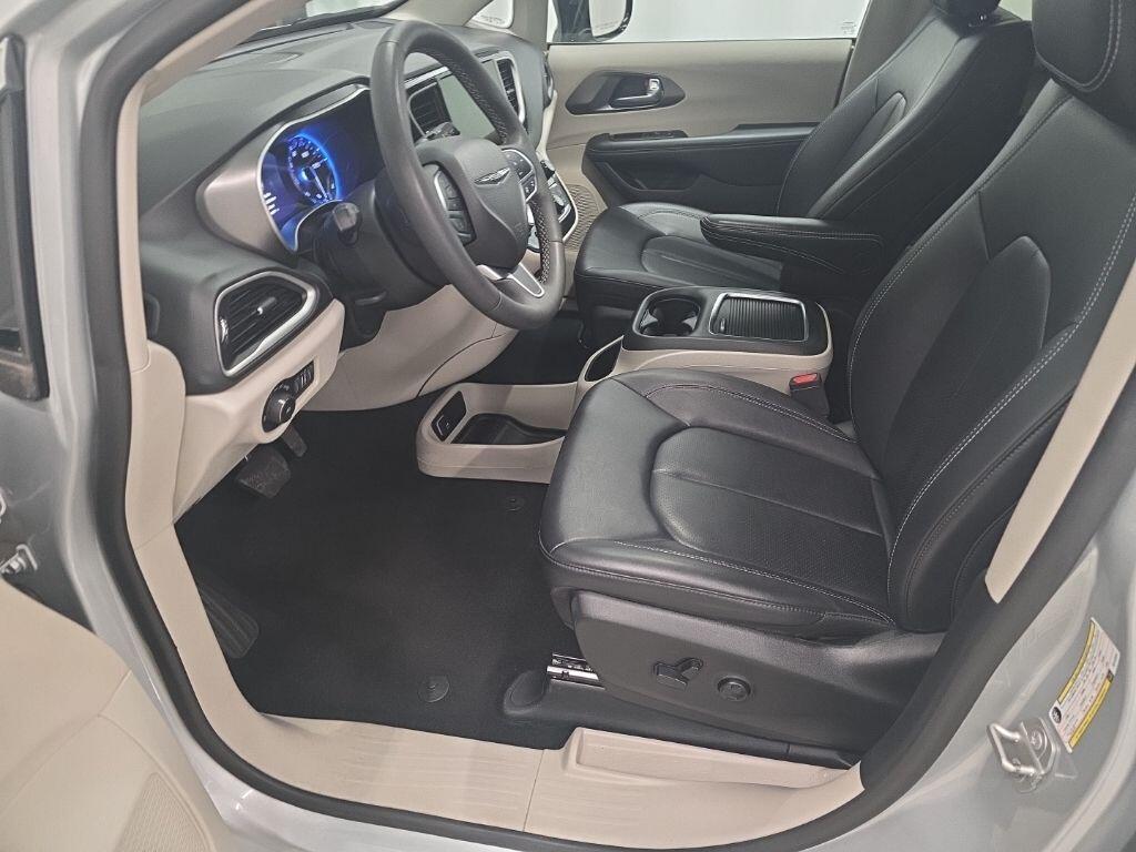 used 2024 Chrysler Pacifica car, priced at $28,734