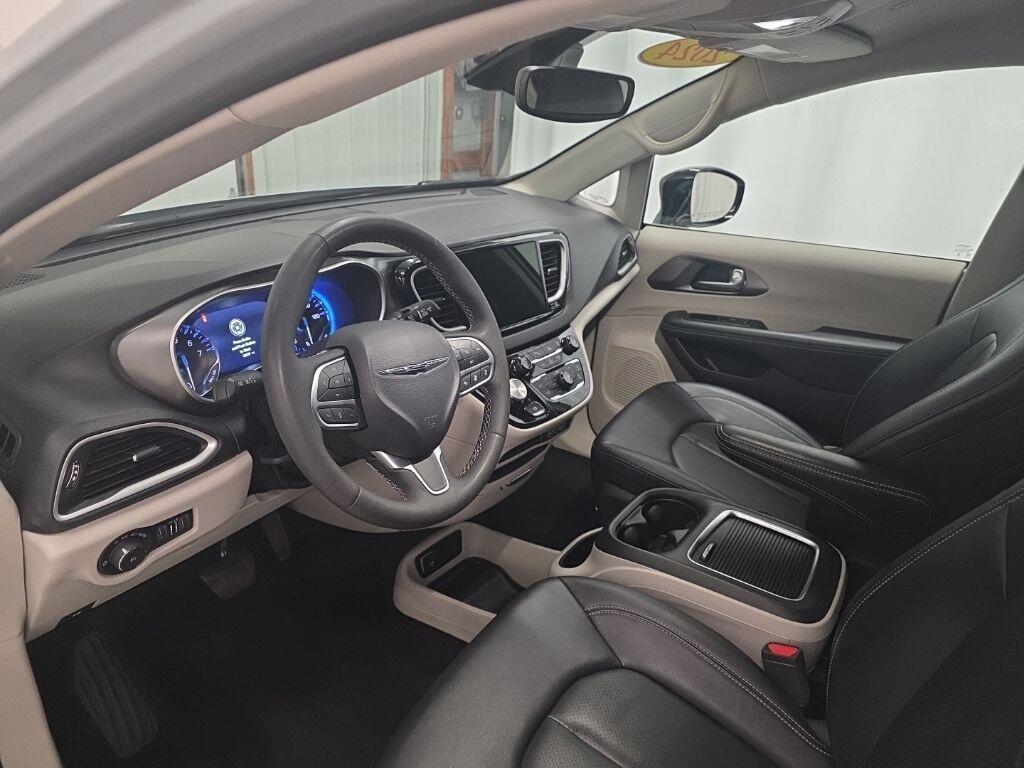 used 2024 Chrysler Pacifica car, priced at $28,734