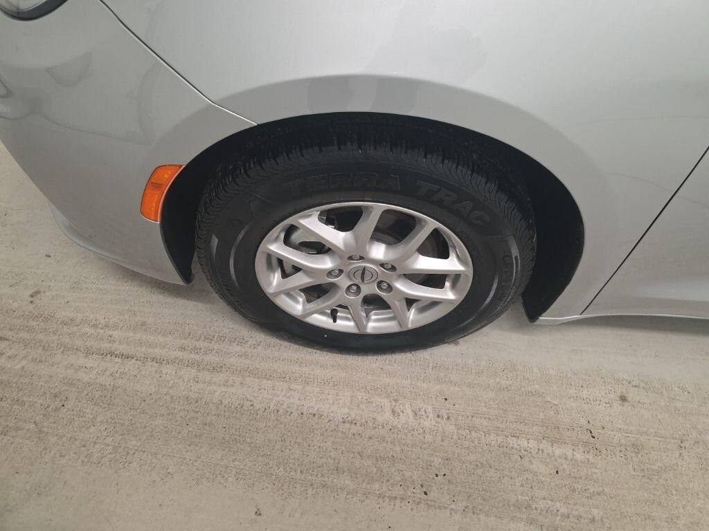 used 2024 Chrysler Pacifica car, priced at $28,734