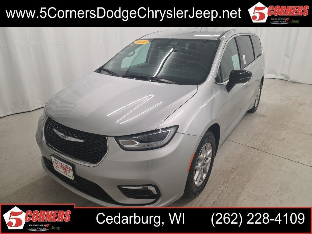 used 2024 Chrysler Pacifica car, priced at $28,734