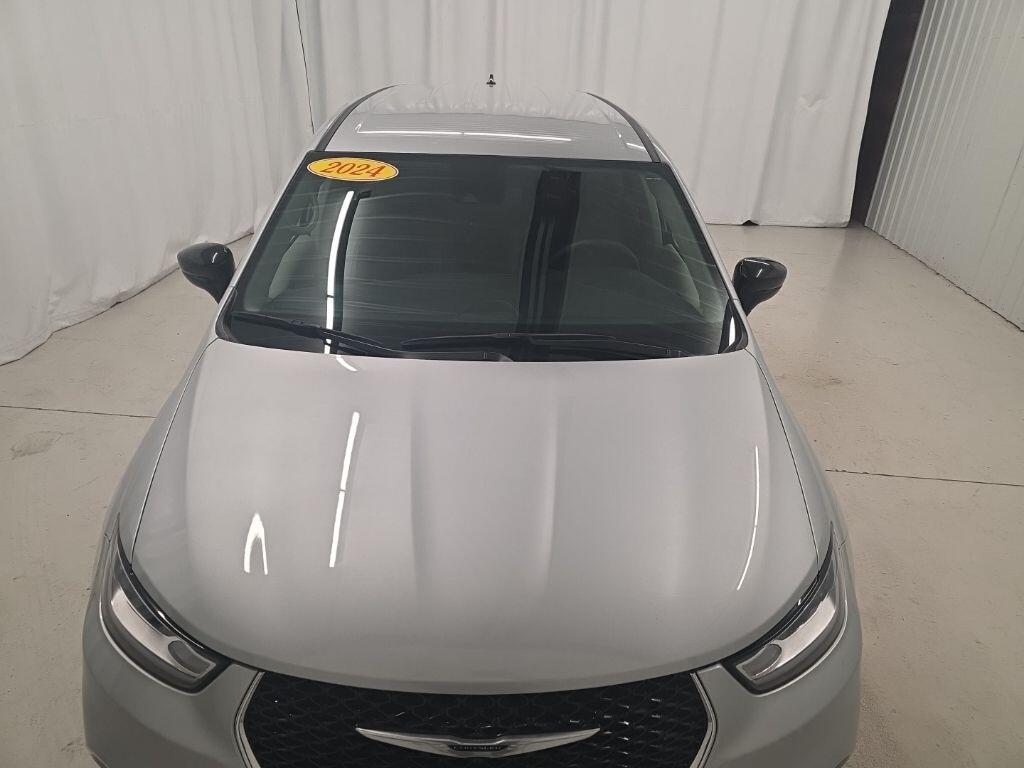 used 2024 Chrysler Pacifica car, priced at $28,734