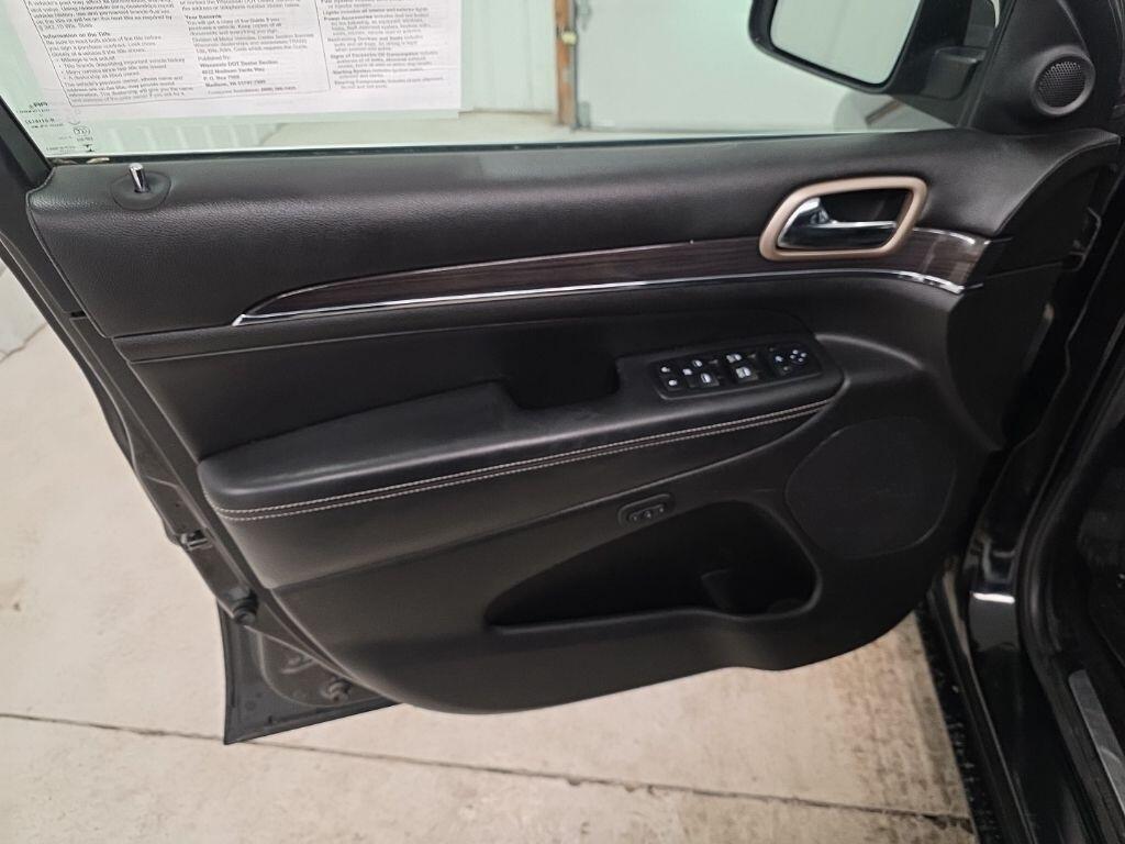 used 2017 Jeep Grand Cherokee car, priced at $14,165