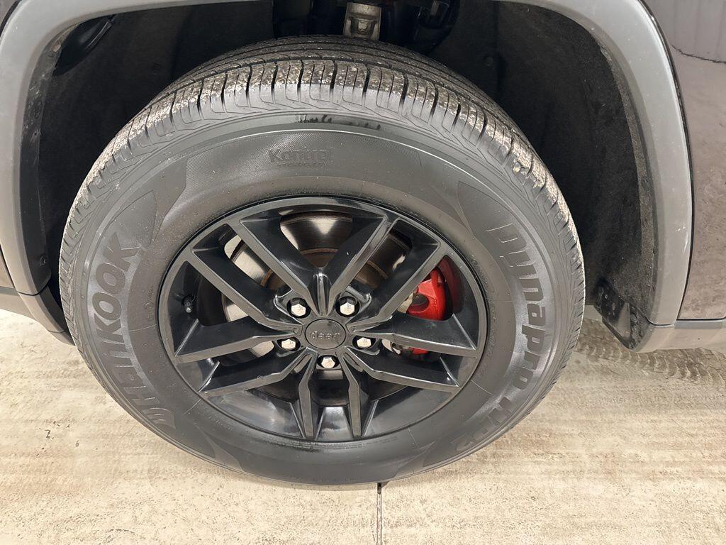 used 2020 Jeep Grand Cherokee car, priced at $21,831