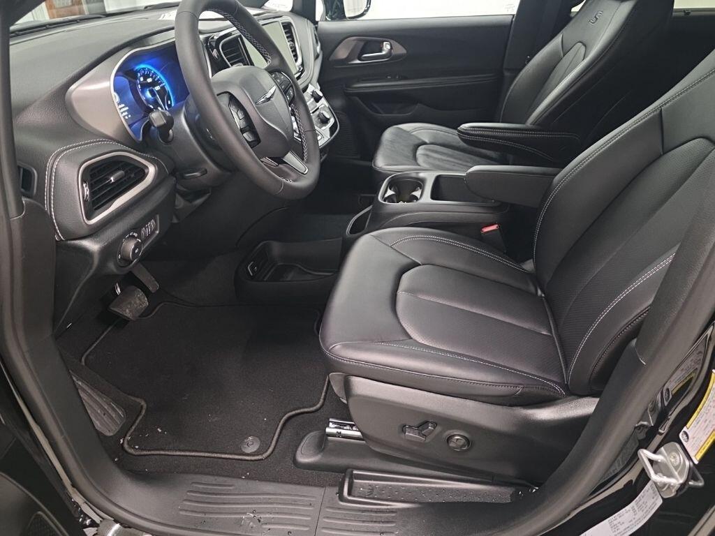 new 2026 Chrysler Pacifica car, priced at $44,972