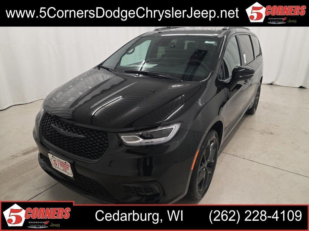 new 2026 Chrysler Pacifica car, priced at $44,972