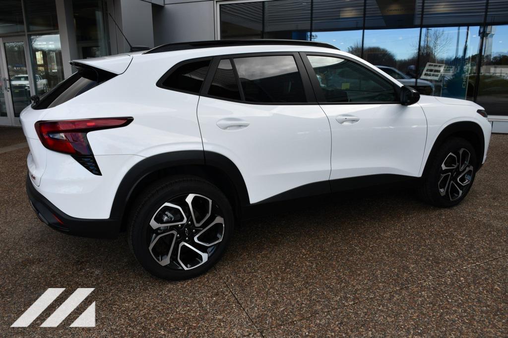 used 2025 Chevrolet Trax car, priced at $21,612