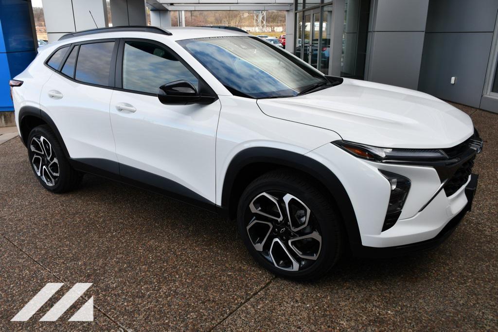 used 2025 Chevrolet Trax car, priced at $21,612