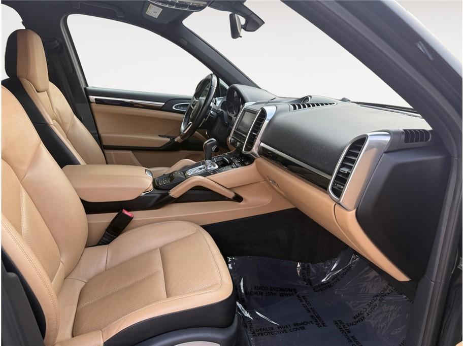 2016 Black Porsche Cayenne