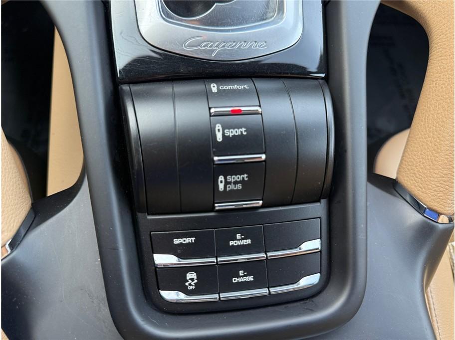 2016 Black Porsche Cayenne