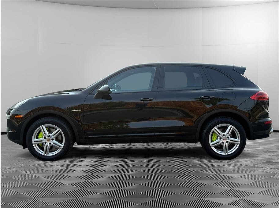 2016 Black Porsche Cayenne