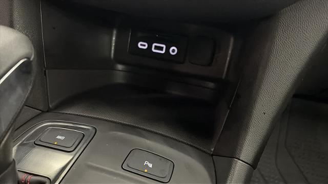 used 2024 Chevrolet Equinox car, priced at $27,995