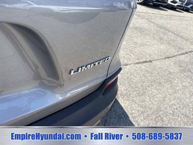used 2019 Jeep Cherokee car, priced at $19,385