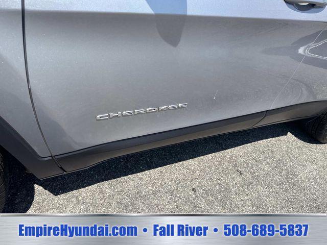 used 2019 Jeep Cherokee car, priced at $19,385