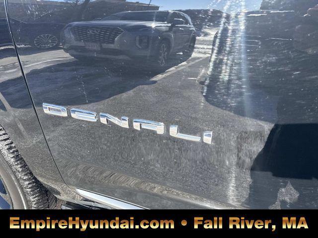 used 2023 GMC Yukon XL car, priced at $61,590