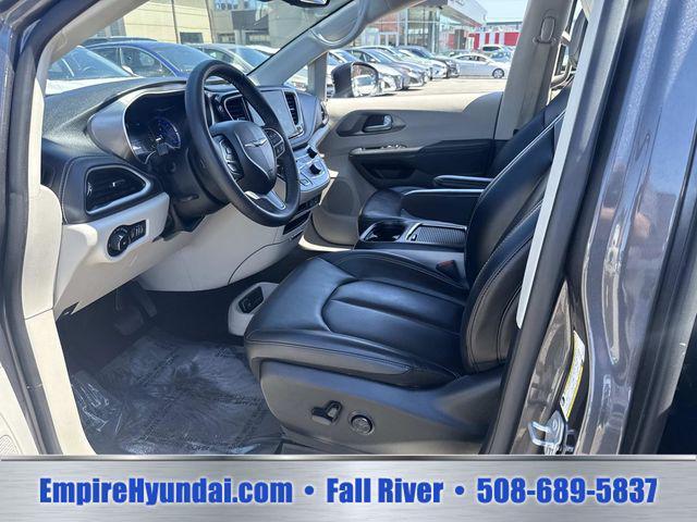 used 2023 Chrysler Pacifica Hybrid car, priced at $25,585