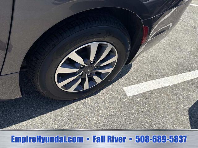 used 2023 Chrysler Pacifica Hybrid car, priced at $25,585