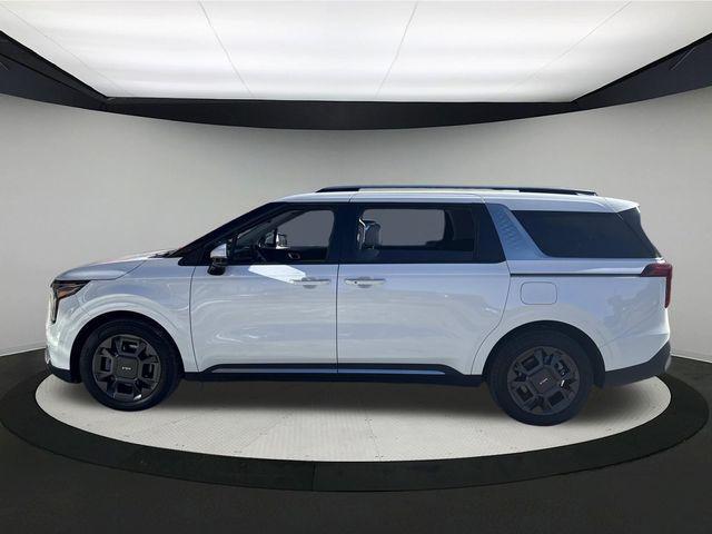 used 2025 Kia Carnival Hybrid car, priced at $41,690