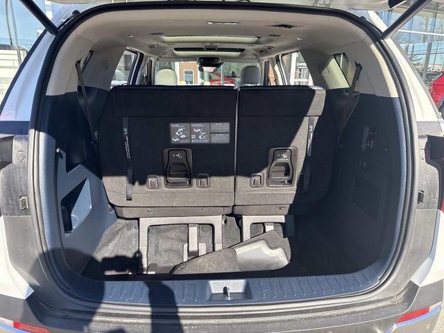 used 2025 Kia Carnival Hybrid car, priced at $41,690