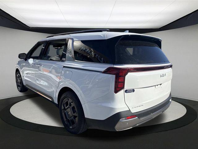 used 2025 Kia Carnival Hybrid car, priced at $41,690