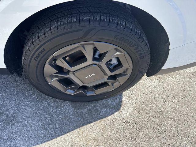 used 2025 Kia Carnival Hybrid car, priced at $41,690