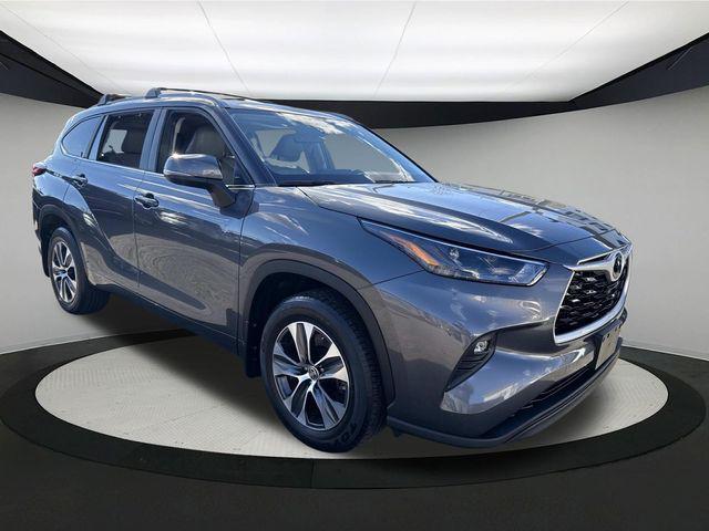 used 2023 Toyota Highlander car, priced at $36,390