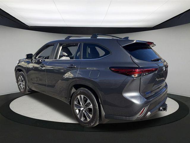 used 2023 Toyota Highlander car, priced at $36,390