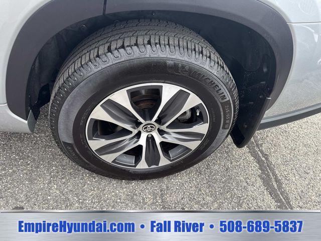 used 2020 Toyota Highlander car, priced at $27,685