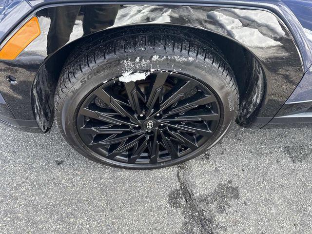 used 2025 Hyundai Santa Fe car, priced at $38,990