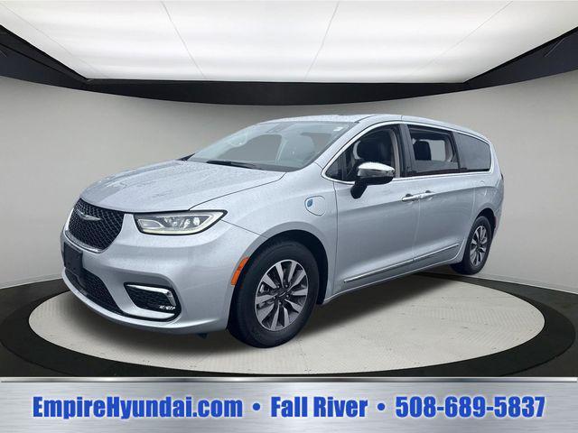 used 2023 Chrysler Pacifica Hybrid car, priced at $26,385