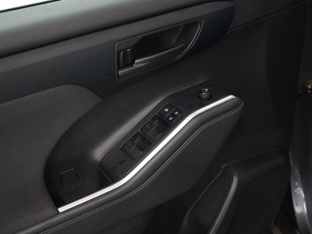 used 2022 Toyota Highlander car, priced at $23,499