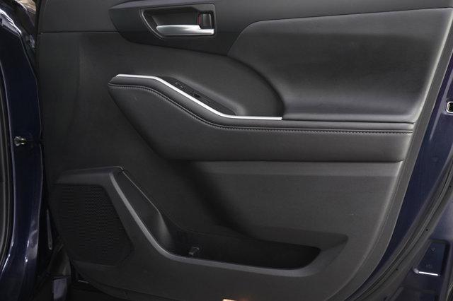 used 2025 Toyota Highlander car, priced at $43,348
