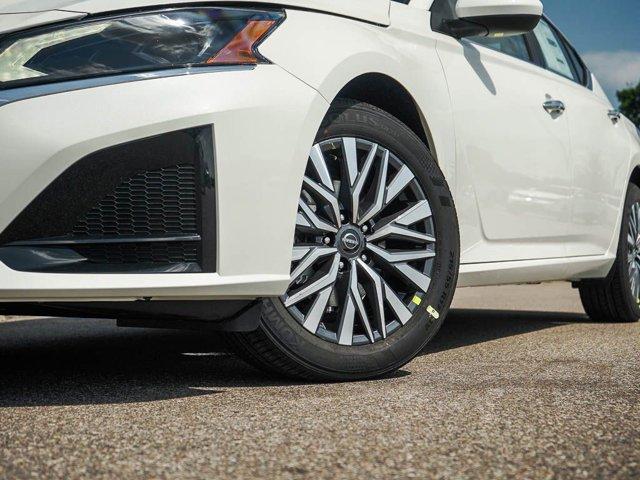 new 2025 Nissan Altima car, priced at $31,699