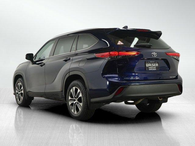 used 2022 Toyota Highlander car, priced at $28,399