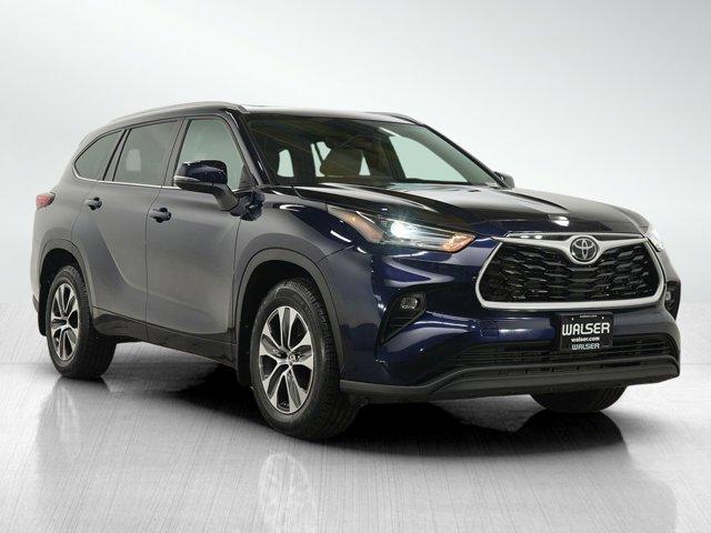 used 2022 Toyota Highlander car, priced at $28,399