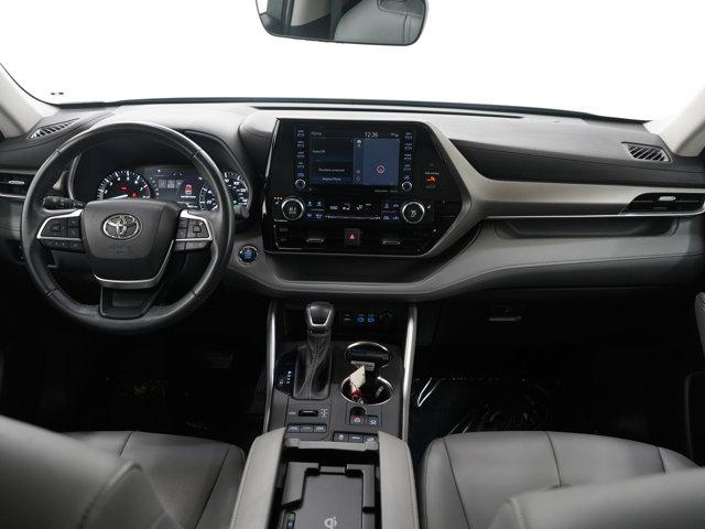 used 2022 Toyota Highlander car, priced at $28,399