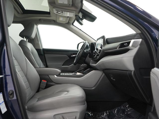 used 2022 Toyota Highlander car, priced at $28,399
