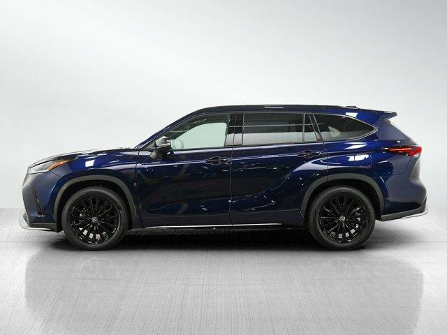 used 2025 Toyota Highlander car, priced at $43,348