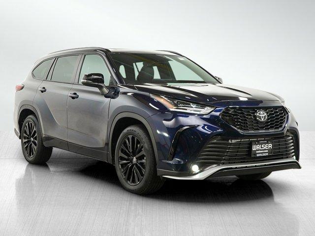 used 2025 Toyota Highlander car, priced at $43,348