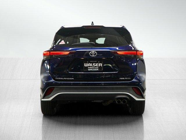 used 2025 Toyota Highlander car, priced at $43,348