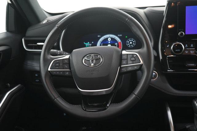 used 2025 Toyota Highlander car, priced at $43,348