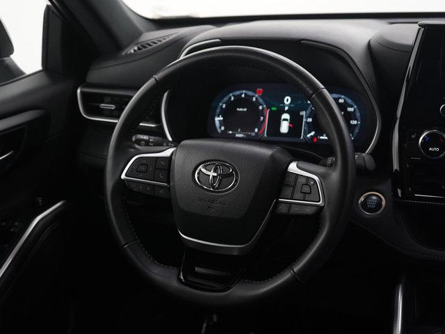 used 2025 Toyota Highlander car, priced at $42,949
